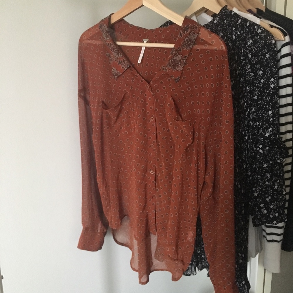 Perfect fall Free People sheer long-sleeved top🍁